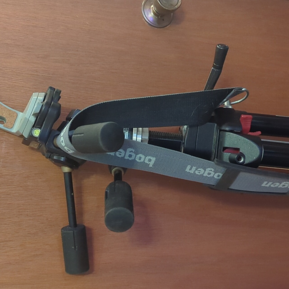 Bogen/ Manfrotto 3 way head equipped w/3251 camera tripod